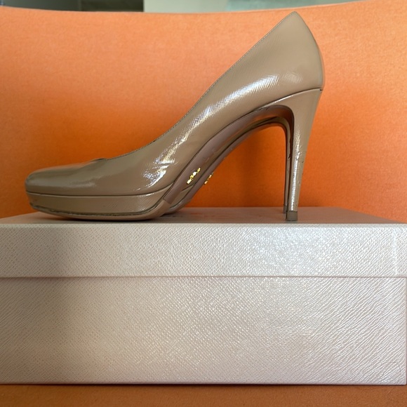 Prada Nude Platform Pumps, size 39 - Picture 1 of 16